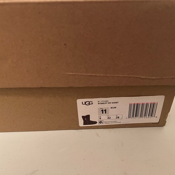NEW UGG Bailey Short Boot (Women) - Picture 6 of 7